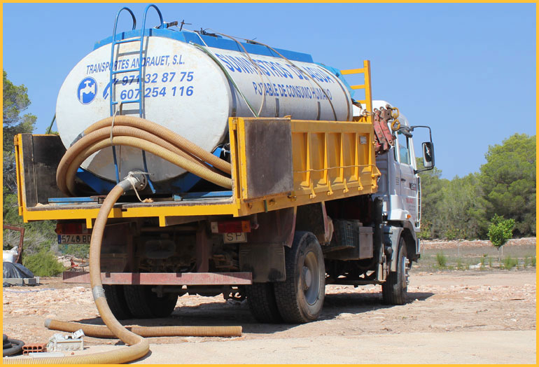 camion cisterna agua potable formentera